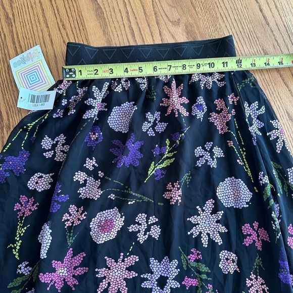 Lularoe Lola Skirt Midi Full Black Floral Lined Elastic Waist Size Small NWT - Picture 6 of 8